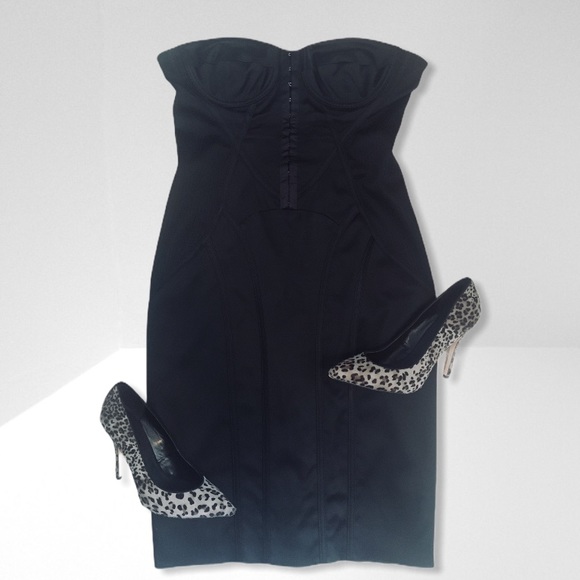 Karen Millen Dresses & Skirts - Karen Millen strapless dress